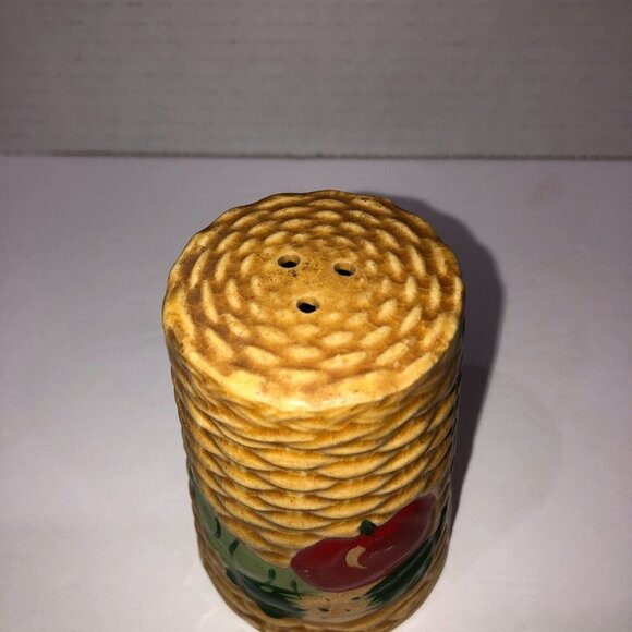 Vintage Salt & Pepper Japan Beige Basket Weave Wicker Fruit Vegetables 3.5" - Picture 4 of 11